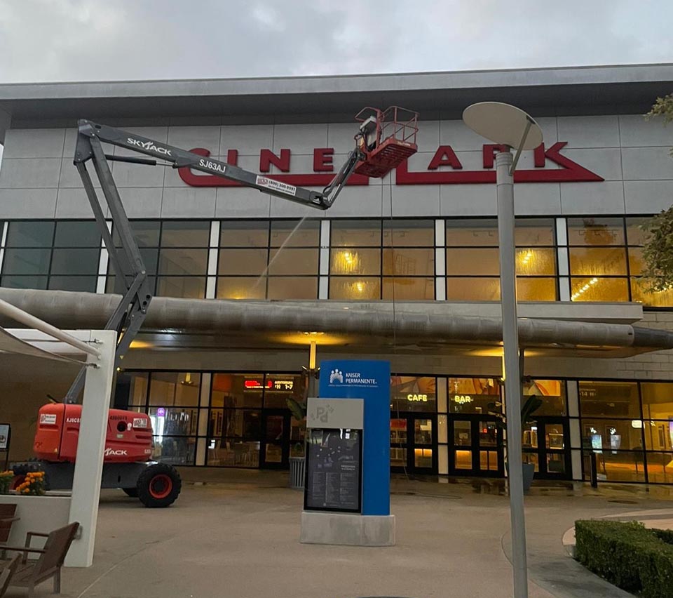 Commercial Pressure Washing